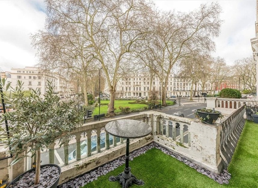 Flat Sussex Gardens in City of Westminster