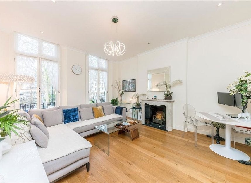 Flat Sussex Gardens in City of Westminster