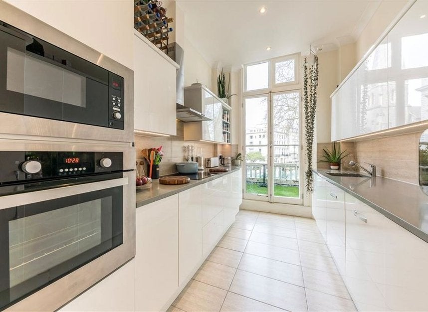 Flat Sussex Gardens in City of Westminster