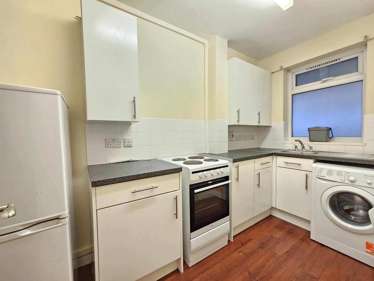 Flat St Helena Road in Greater London