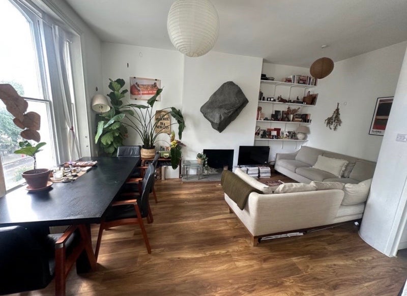 Room Caversham Road in Greater London