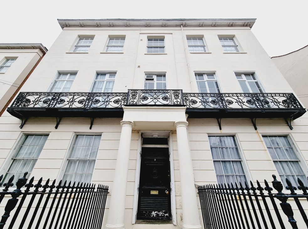 Flat Charlotte Street in Royal Leamington Spa