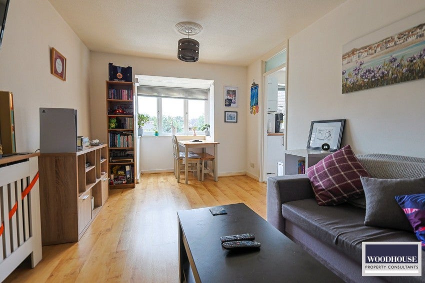 Flat Claire Court in Cheshunt