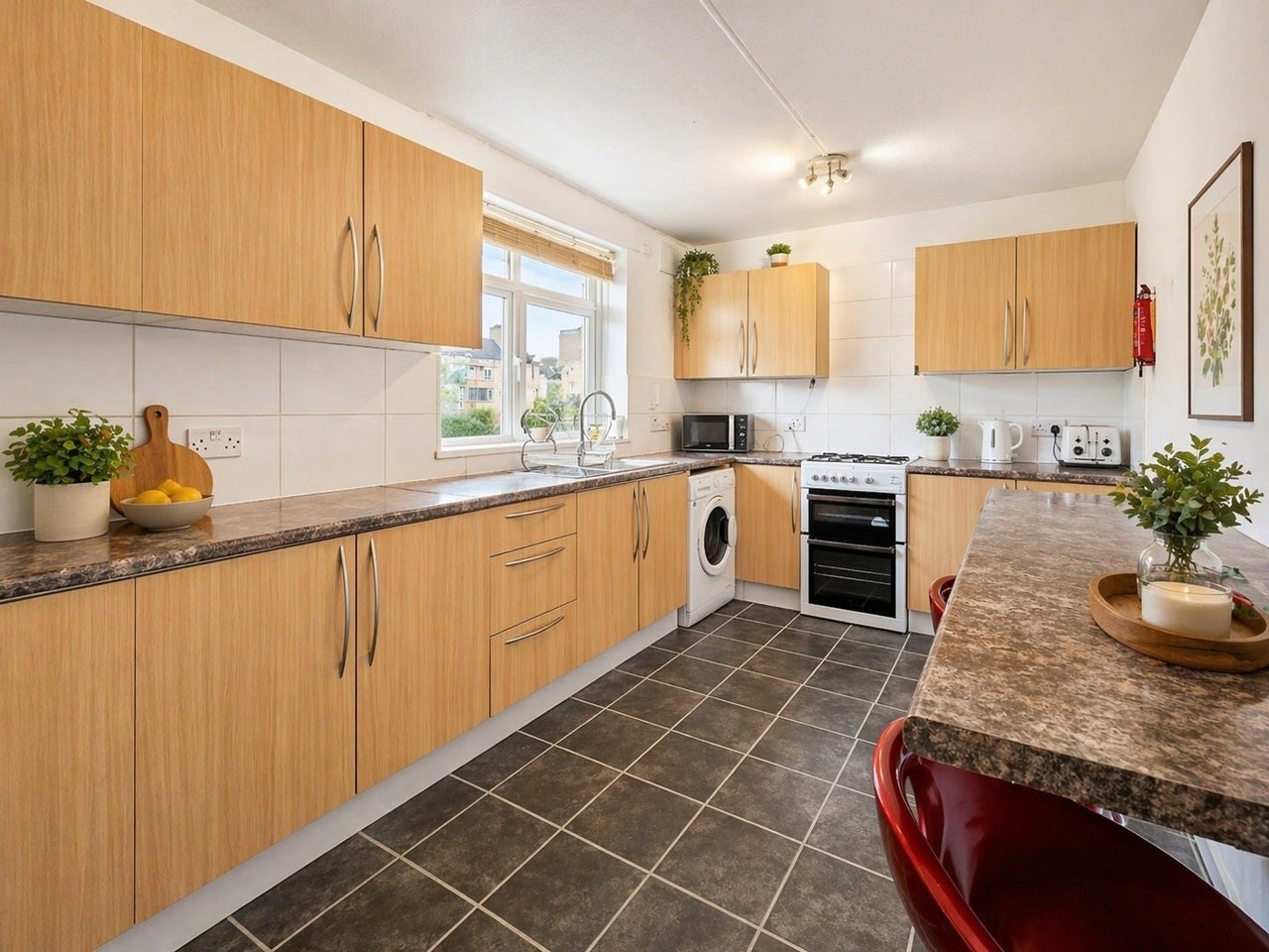 Flat Dalmeny Avenue in Greater London