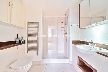 Flat Surrey Quays Road in Greater London