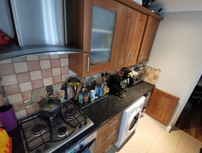 Room Coldershaw Road in Greater London