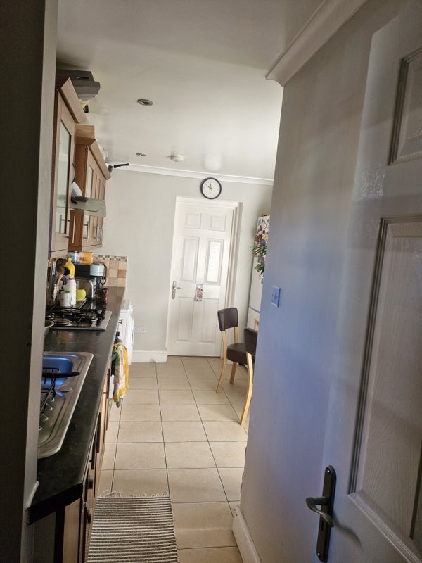Room Coldershaw Road in Greater London