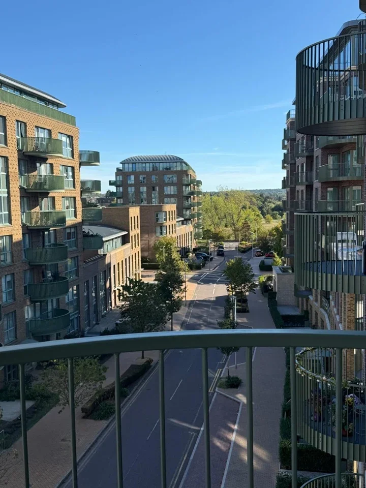 Flat Townsend Road in Greater London