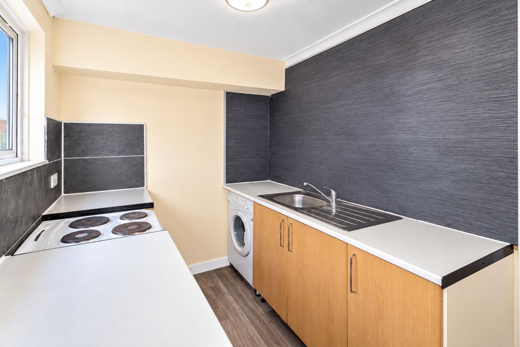 Flat Beechwood Drive in Bonhill