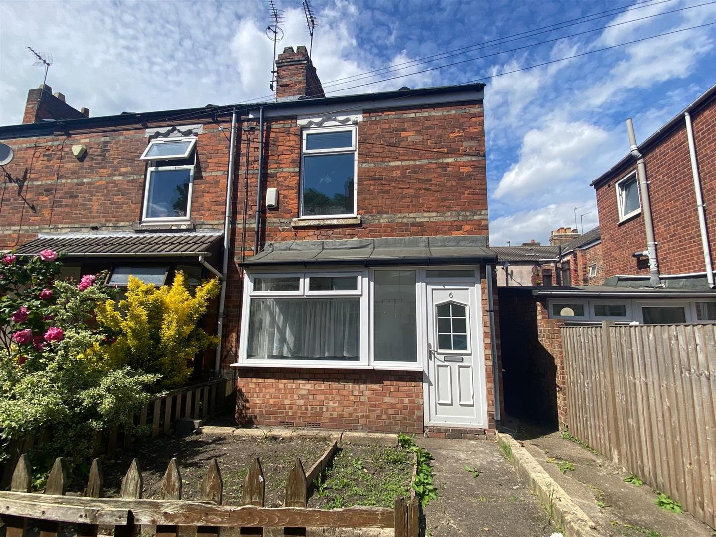 House Chesnut Avenue in Hull