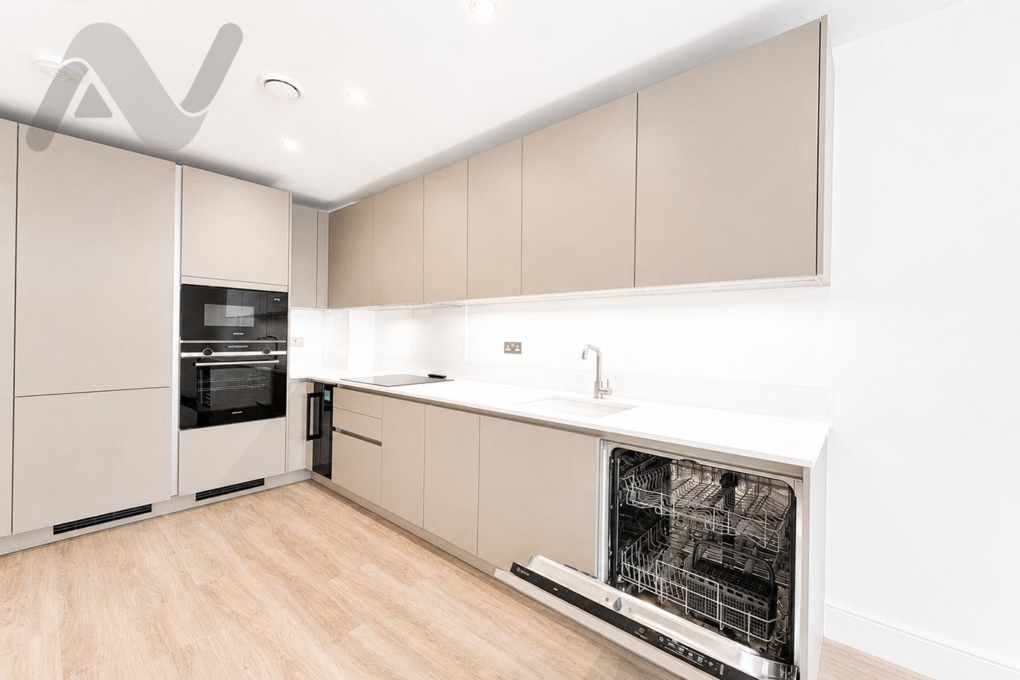 Flat Craneford Way in Greater London