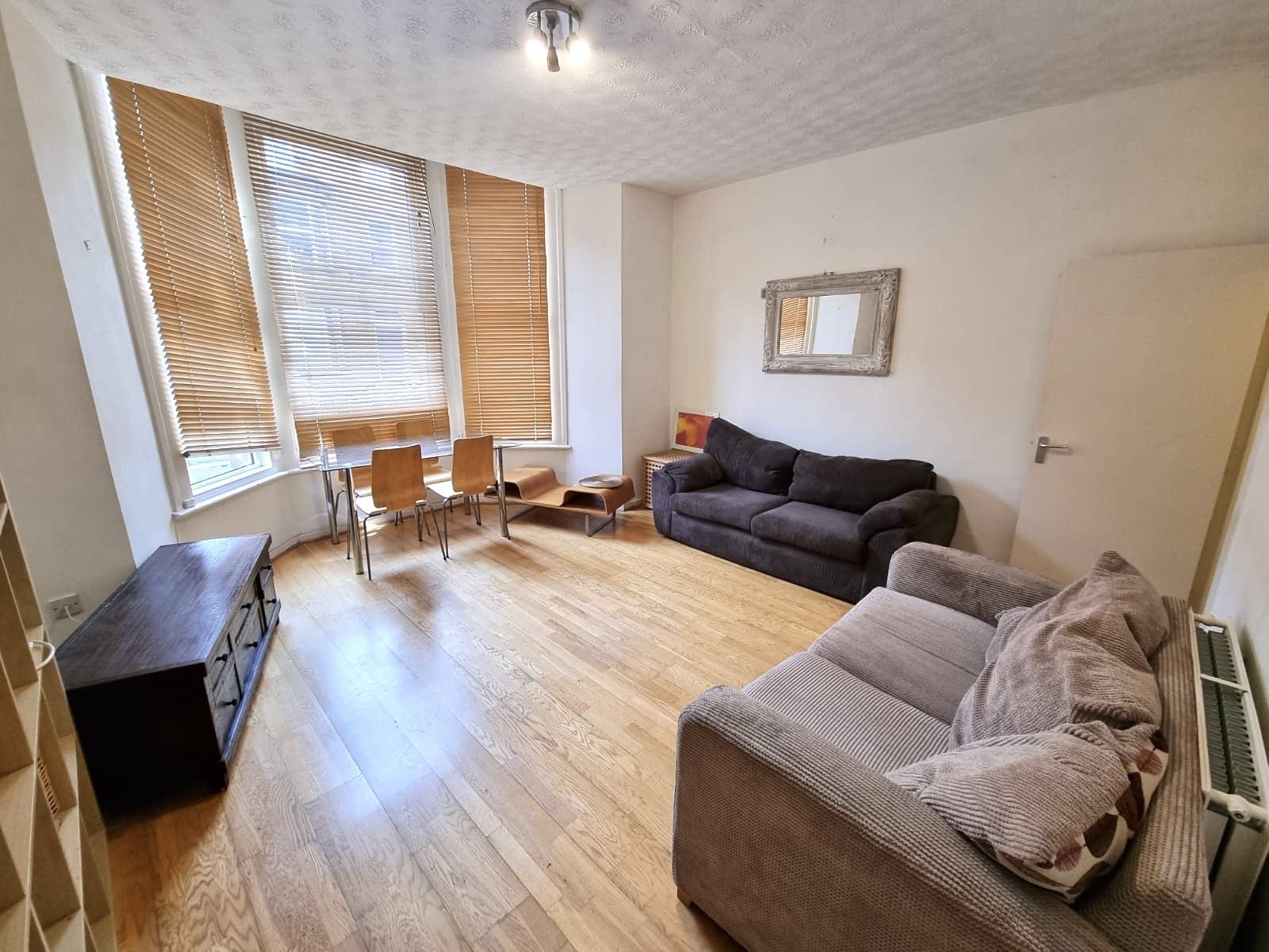 Flat Livingston Avenue in Liverpool