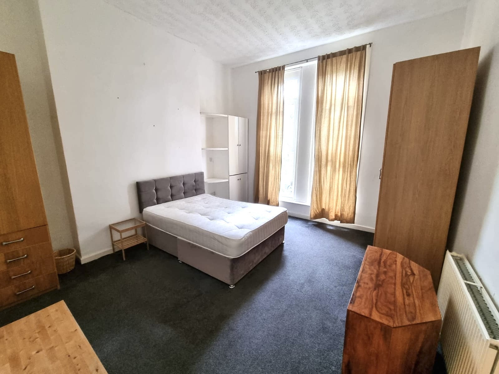 Flat Livingston Avenue in Liverpool