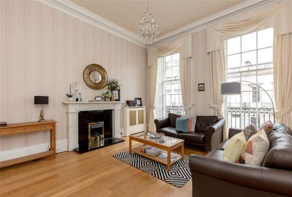 Flat Carlton Street in City of Edinburgh