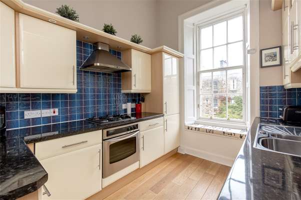 Flat Carlton Street in City of Edinburgh