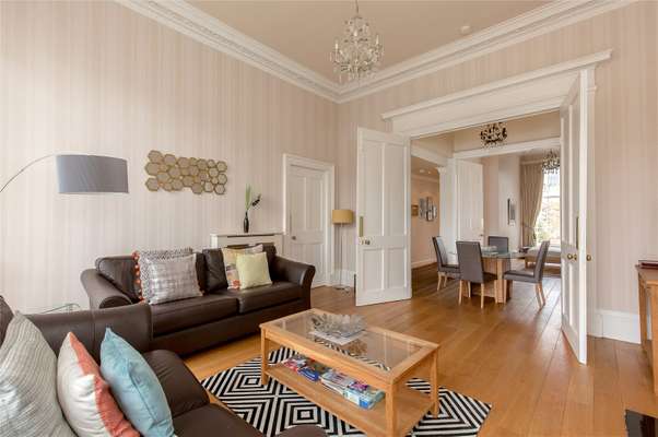 Flat Carlton Street in City of Edinburgh