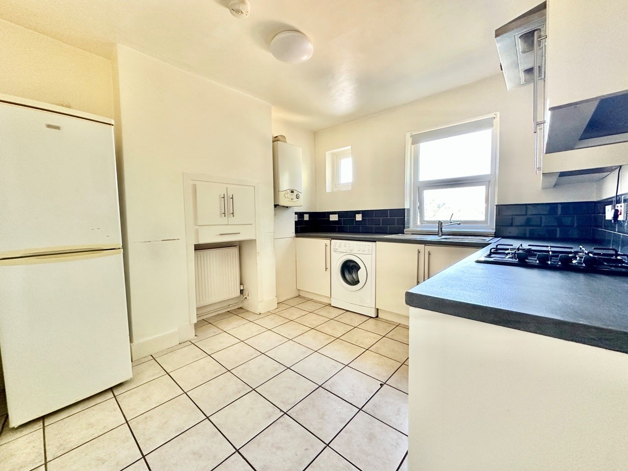 Flat Bensham Lane in Greater London