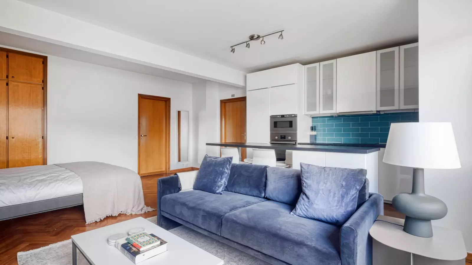 Flat Rue de l'Annonciation in Paris