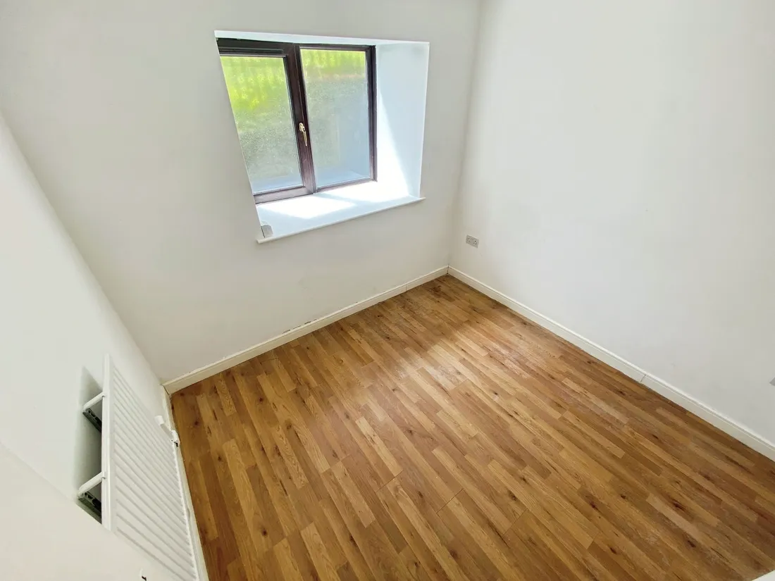Flat East Road in Tylorstown