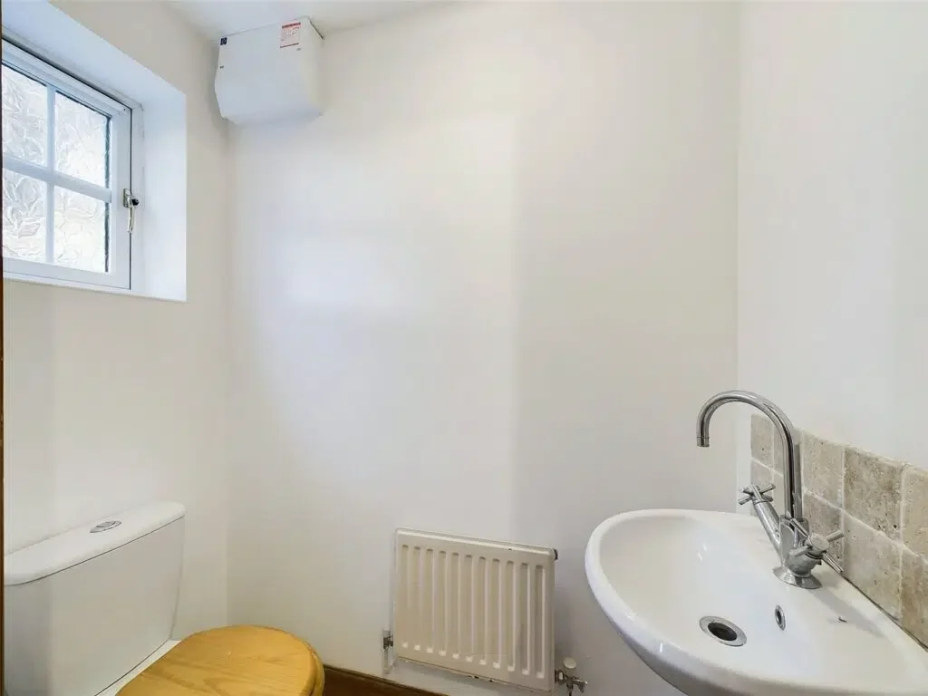 House Dart Close in Gloucester