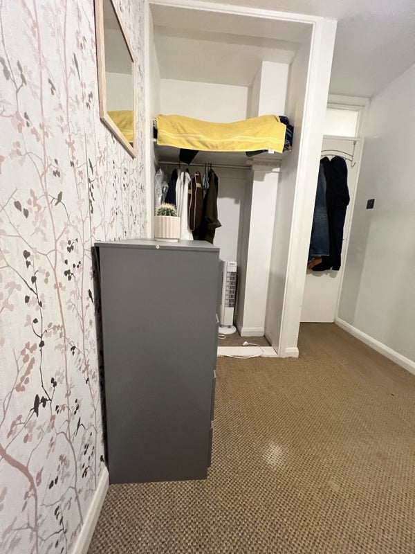 Room Arne Walk in Greater London