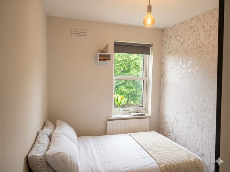 Room Arne Walk in Greater London