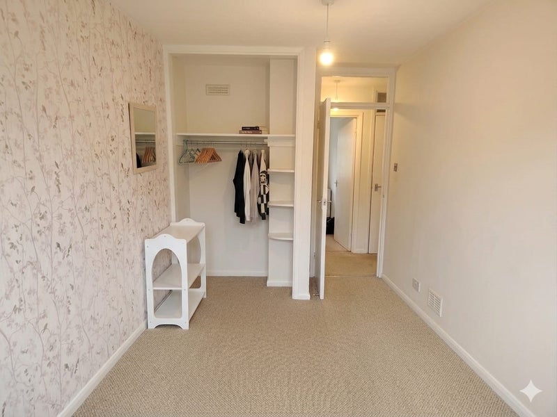 Room Arne Walk in Greater London