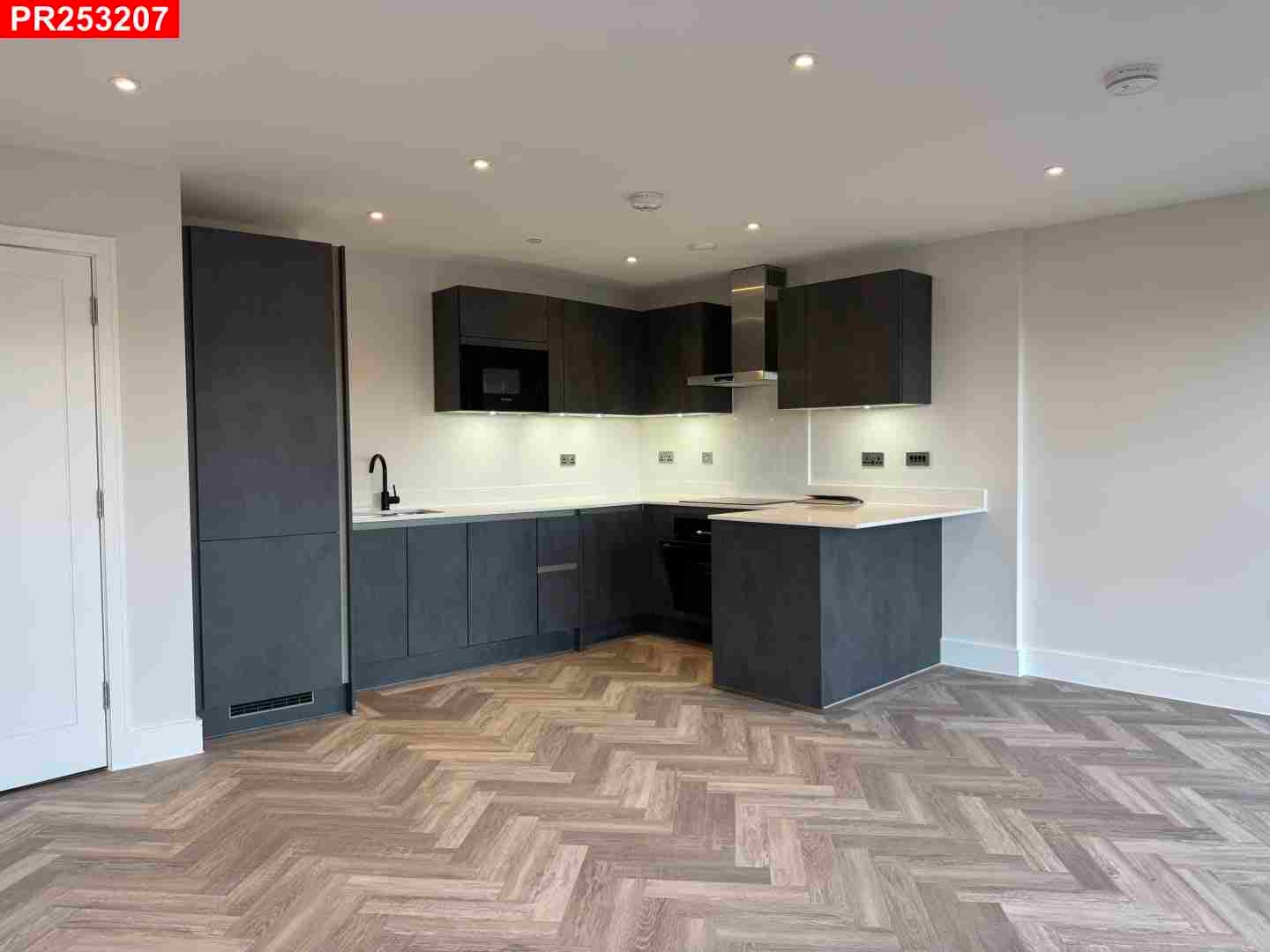 Flat Cockfosters Road in Greater London