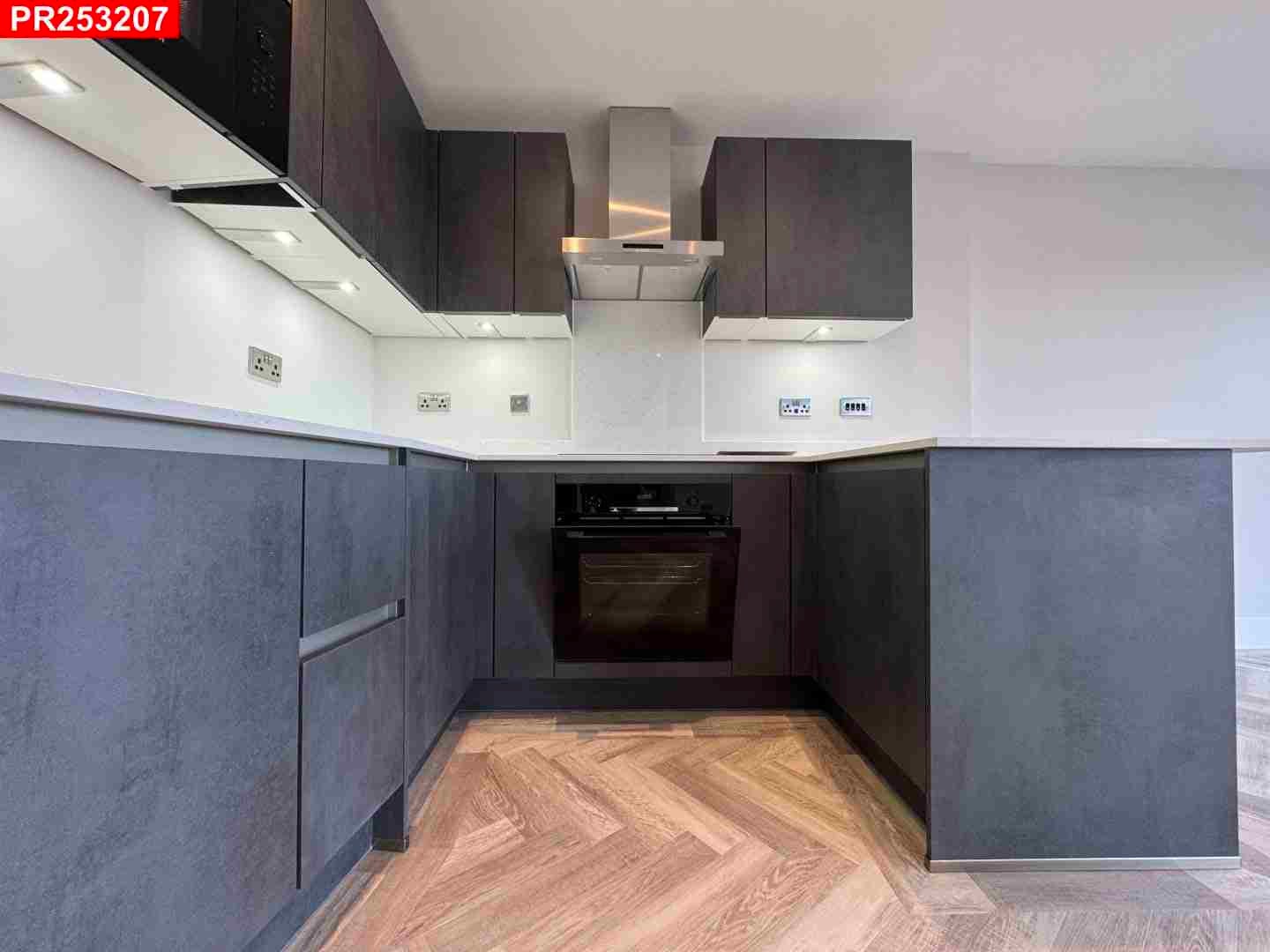 Flat Cockfosters Road in Greater London