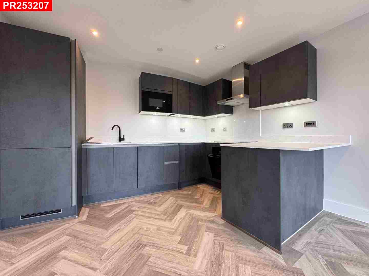 Flat Cockfosters Road in Greater London
