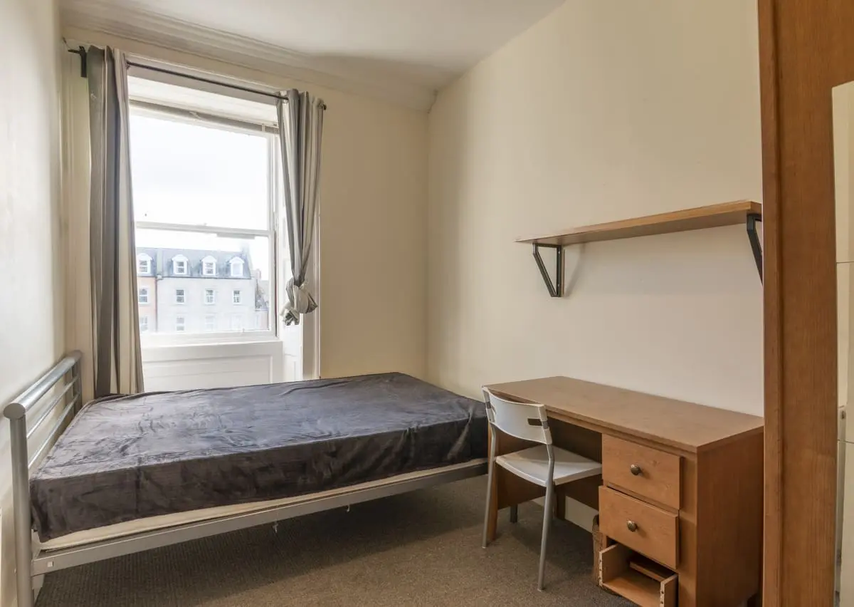 Room Nicolson Square in City of Edinburgh
