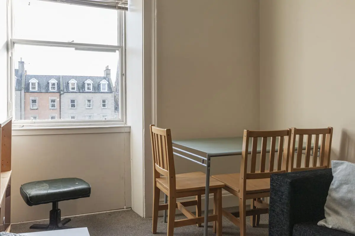Room Nicolson Square in City of Edinburgh