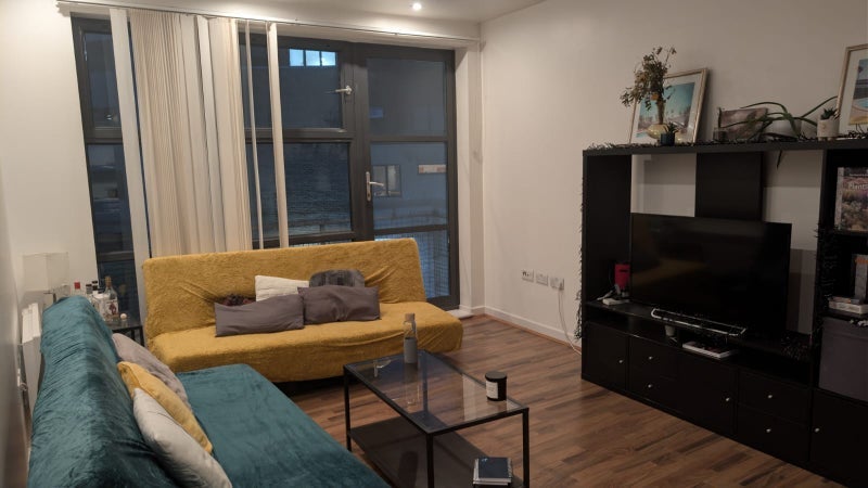 Flat Copenhagen Place in Greater London
