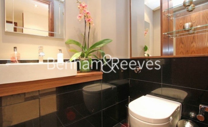 Flat Ennismore Gardens in City of Westminster