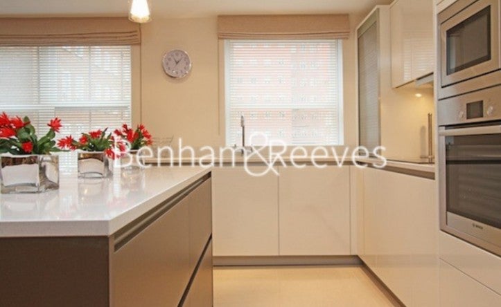 Flat Ennismore Gardens in City of Westminster
