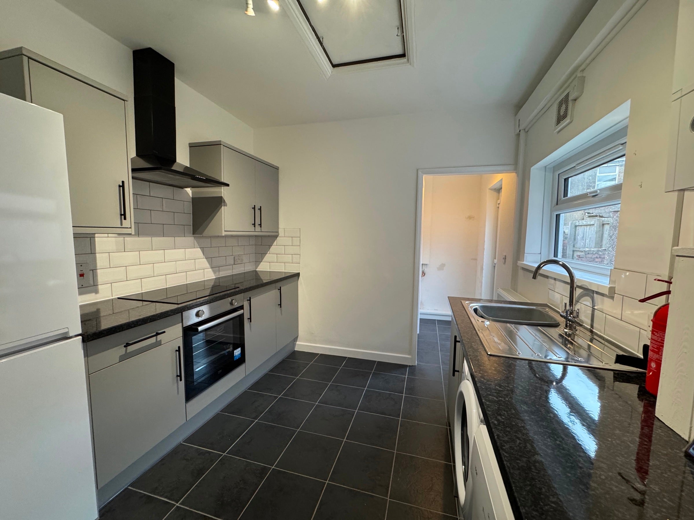Room Rees Street in Aberavon
