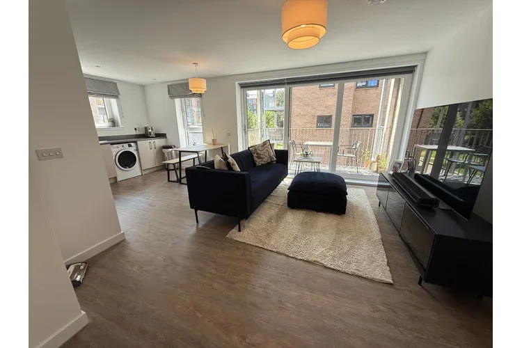 Flat Shrubhill Walk in City of Edinburgh