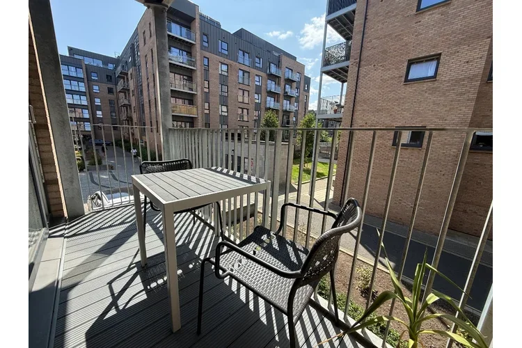 Flat Shrubhill Walk in City of Edinburgh