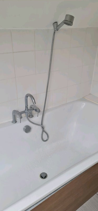 Room Boyne Road in Greater London