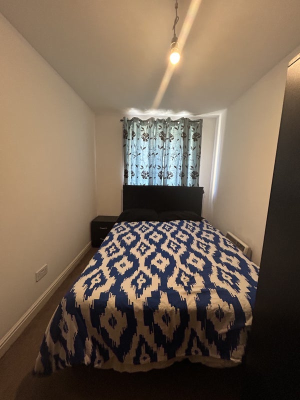 Room Glaisher Street in Greater London