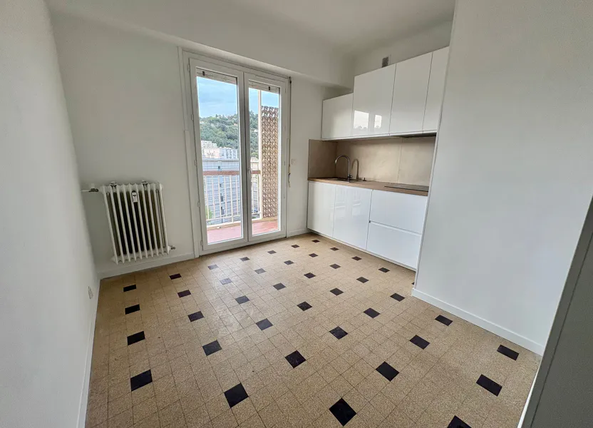Flat Boulevard Henri Sappia in Nice