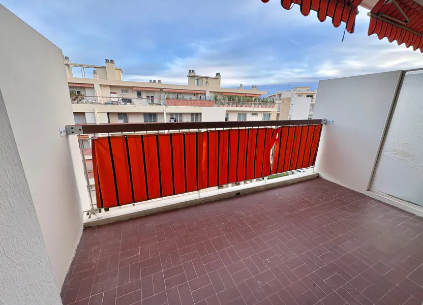 Flat Boulevard Henri Sappia in Nice