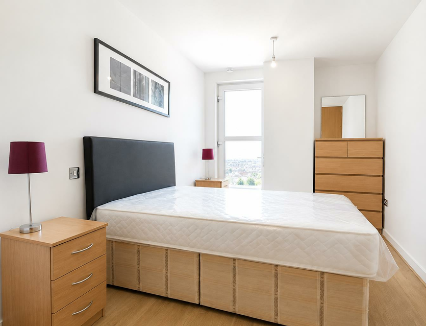 Flat Bennett's Yard in Greater London