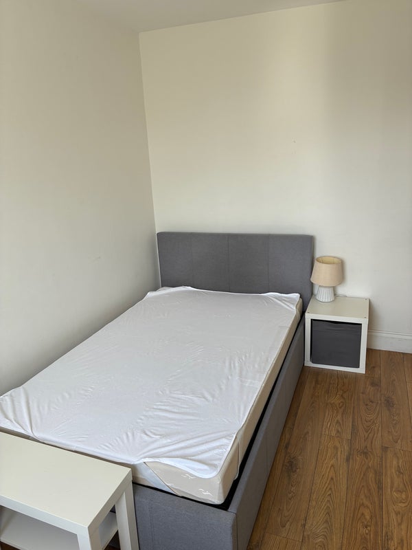 Room Boyd Street in Greater London