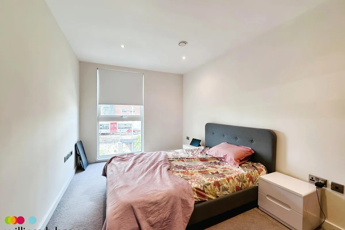 Flat Marconi Plaza in Chelmsford