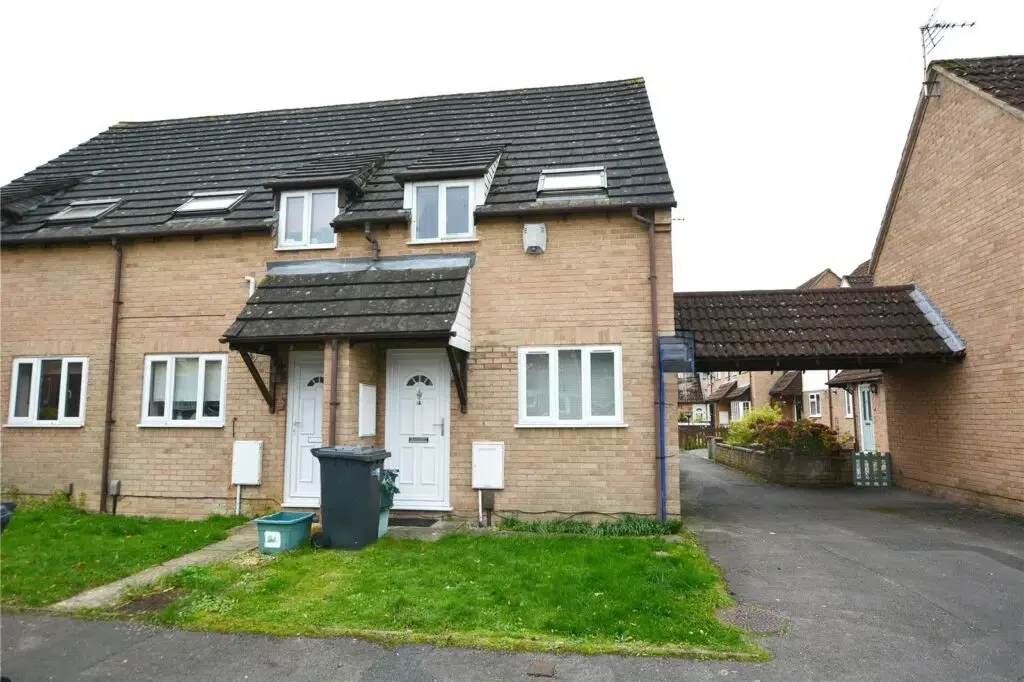 House Apperley Drive in Gloucester