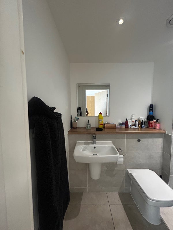 Room Pomona Strand in Trafford