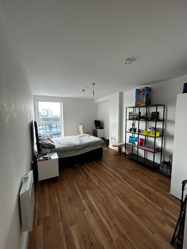 Room Pomona Strand in Trafford