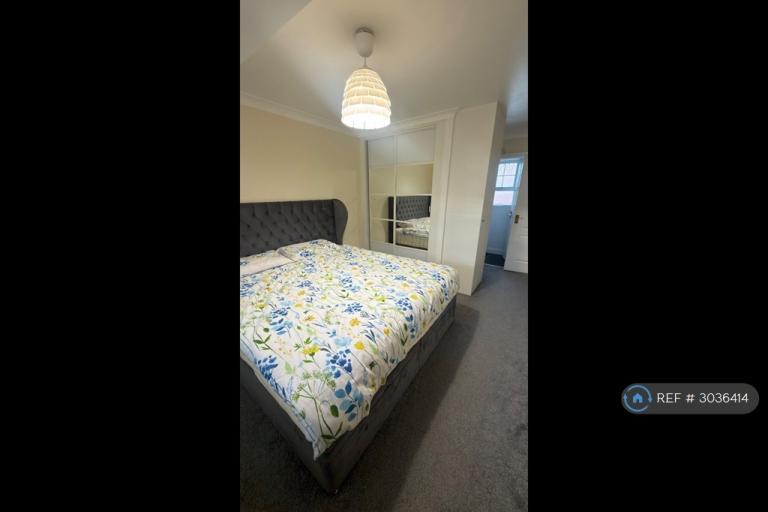 Room Caspian Way in Dartford