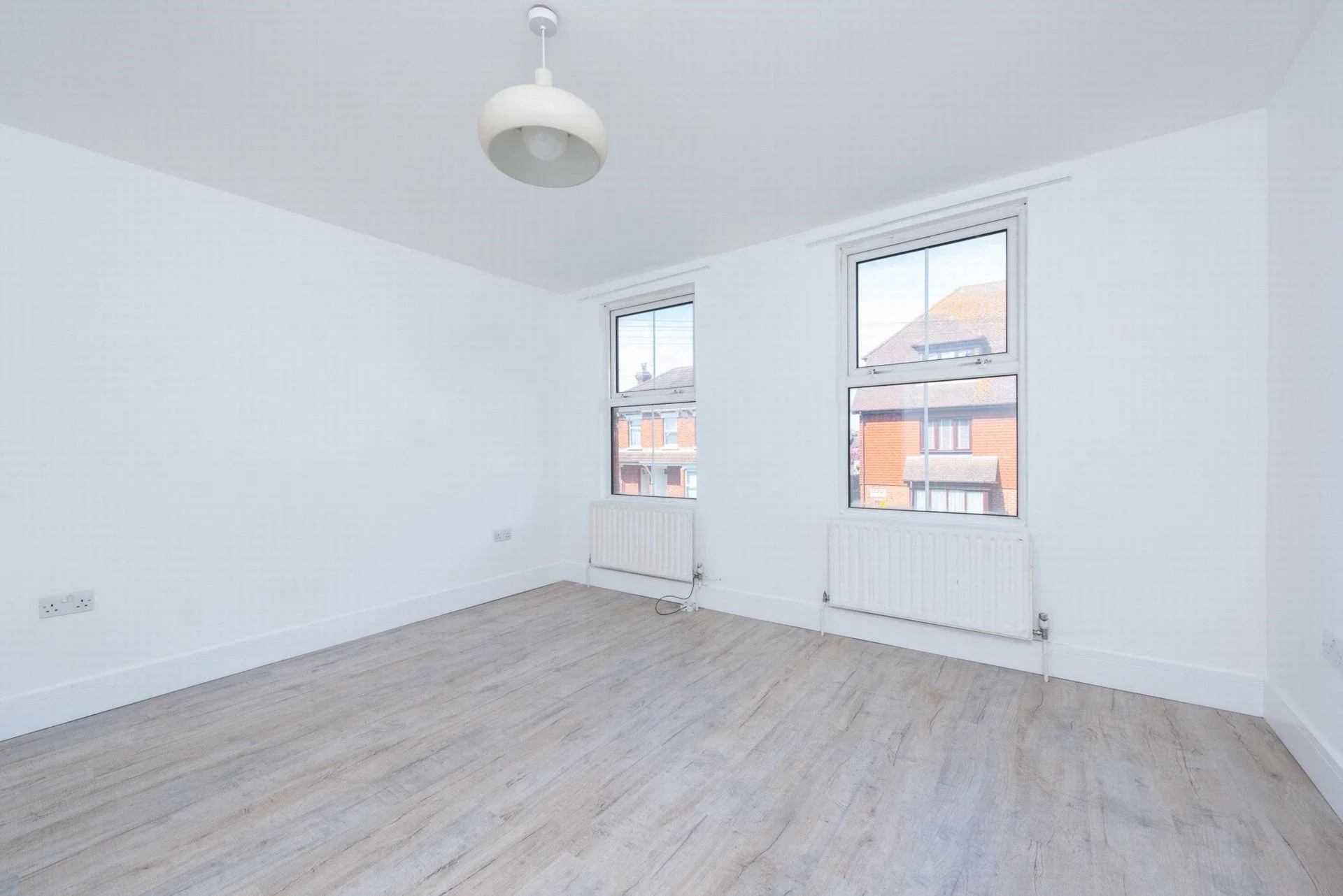 Flat Queens Road in Rushmoor